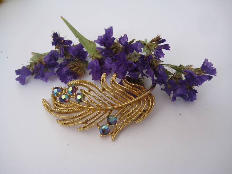 Lisner Vergoldeten Federnbrosche Mit Amethyst Ab Strass von MartysGems