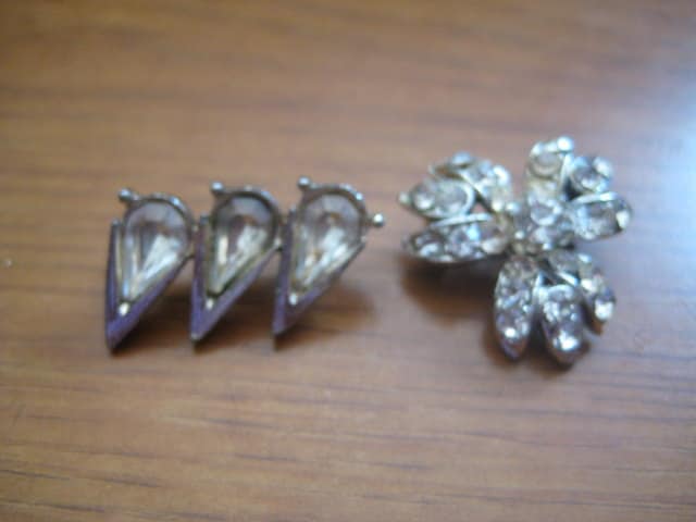 Lot Von 2 Jahrgang Potmetal Und Strass Stifte, Blume Birnen von MartysGems
