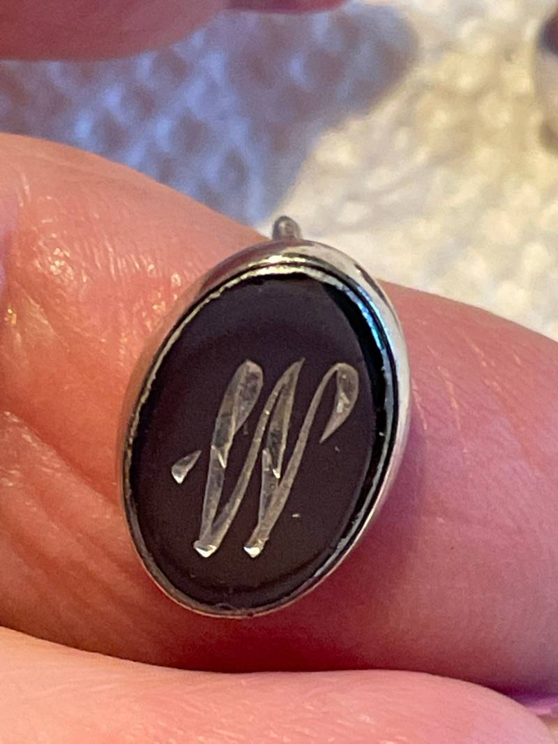 Ovale Krawattennadel in Silber Mit Dem Initial W von MartysGems