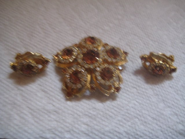 Seltene Edlee Strass Brosche Und Ohrclips in Kristall Topas Strasssteinen von MartysGems