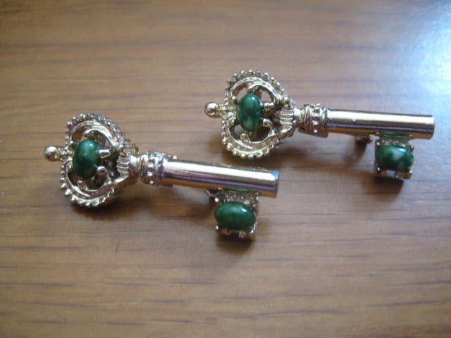 Set Aus 2 Goldtone Gerry Pin in Form Von Schlüsseln von MartysGems