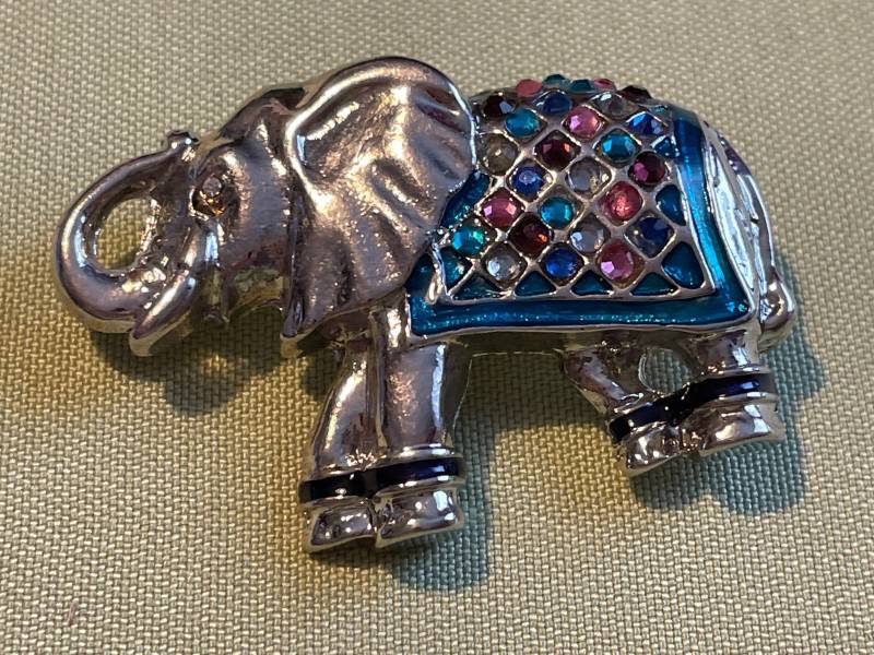 Silber Ton Elefant Pin Mit Strasssteinen Auf Decke von MartysGems