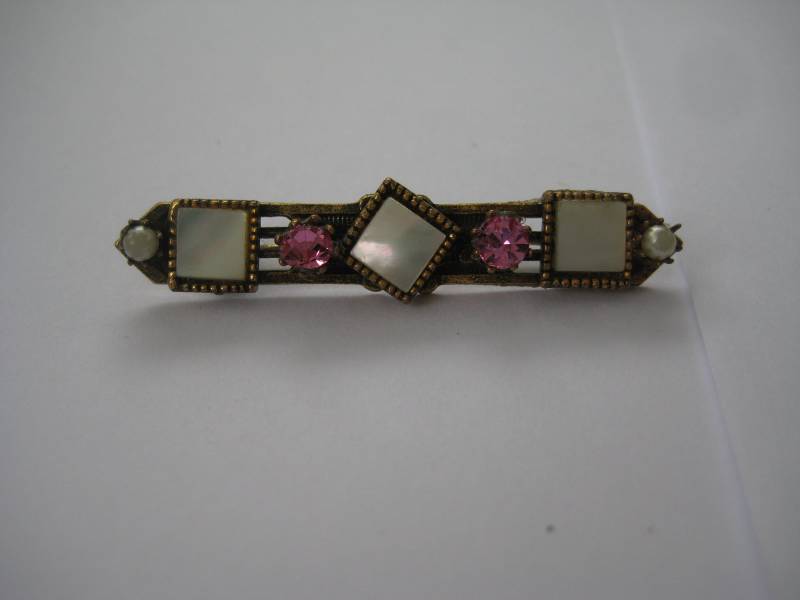 Victorian Style Bar Pin Rose Strasssteine, Faux Perlen, Perlmutt von MartysGems
