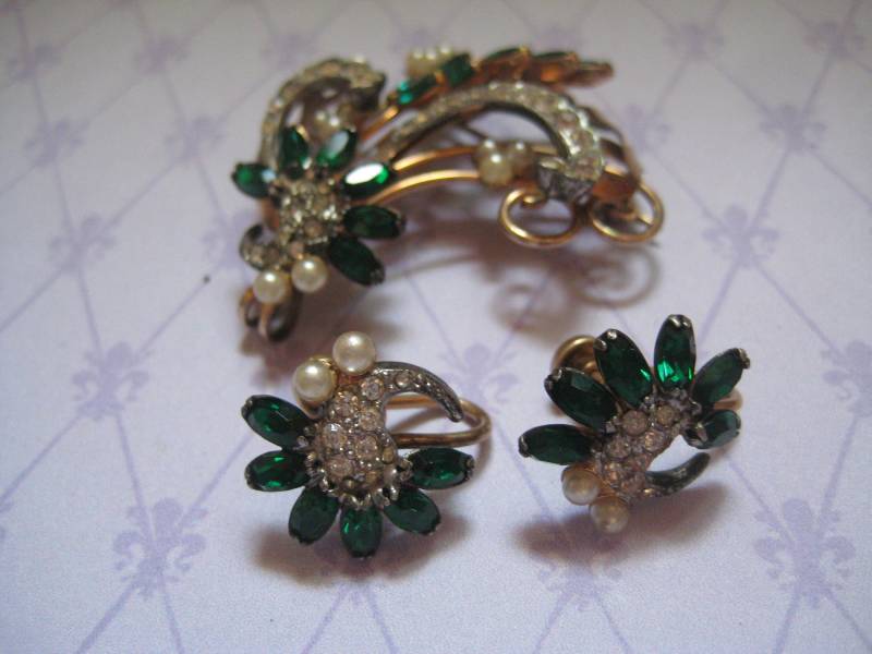 Vintage Crc Reis Flower Parure Strass-Pin Und Faux-Perlen Ohrringe von MartysGems