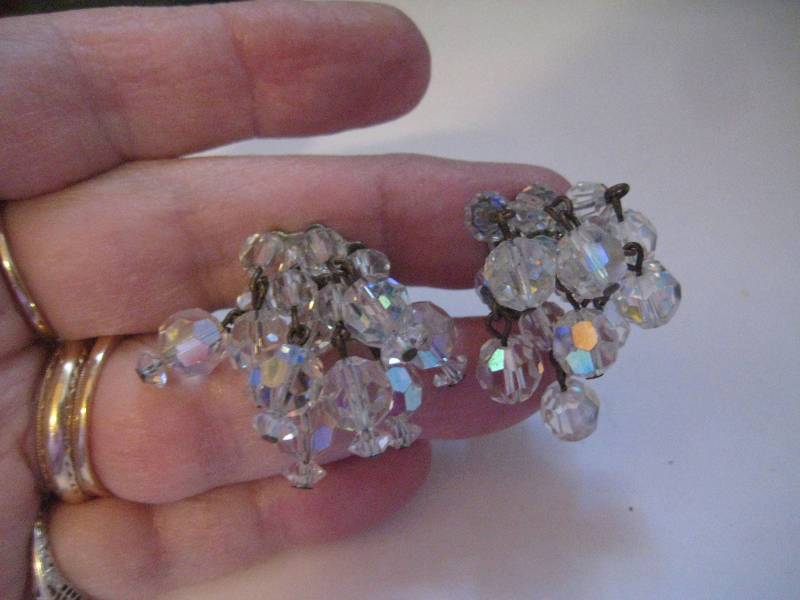 Wasserfall Kristall Chandelier Style Clip On Ohrringe Aus Den 50Er Oder 60Er Jahren Wasserfall Kristall Chandelier Style Clip On Ohrringe Aus Den 50Er Oder 60Er Jahren von MartysGems