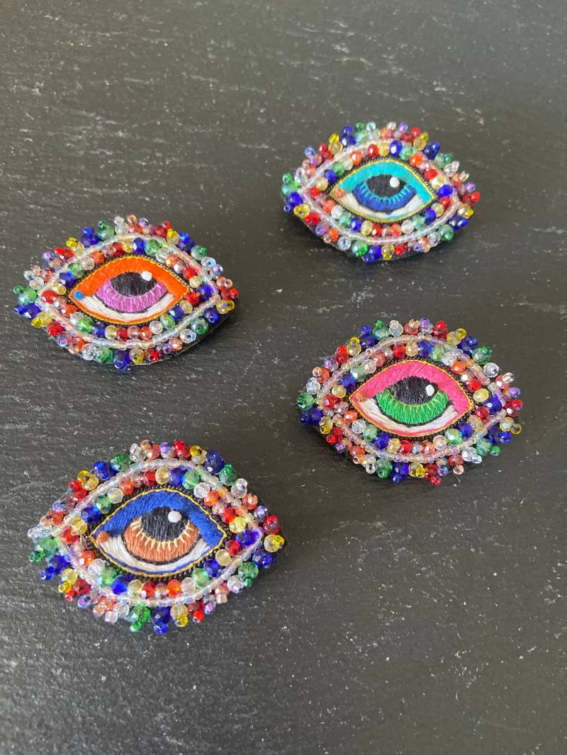 Brosche „Auge" Mit Perlen Bestickt, Verschiedene Farben, Handgefertigt von Maruschko