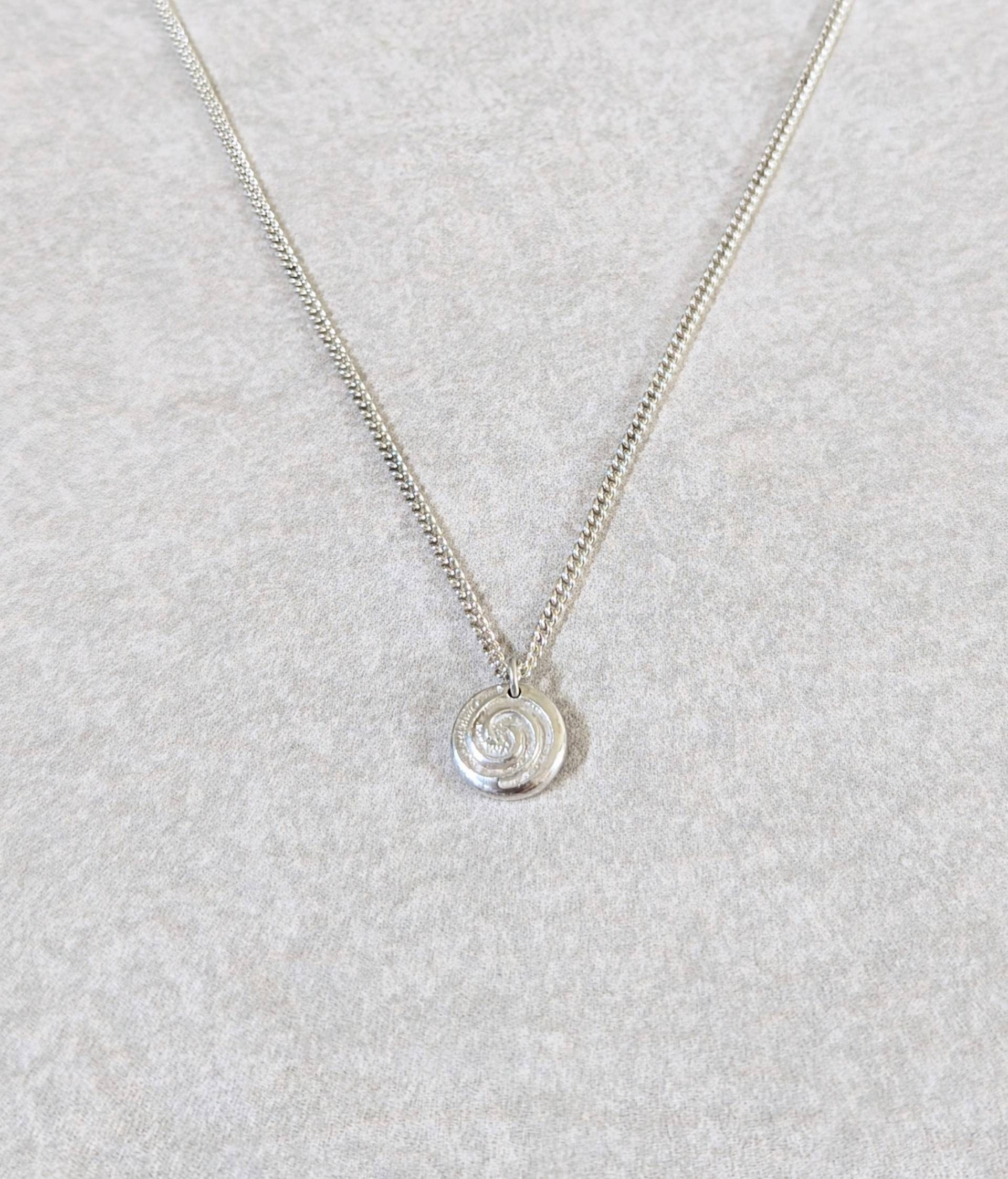 Feine Silber Swirl Anhänger Halskette Handgemachte Sterling Kette Feine Silber Swirl Anhänger Halskette Handgemachte Sterling Kette von MarvellousMarmalade