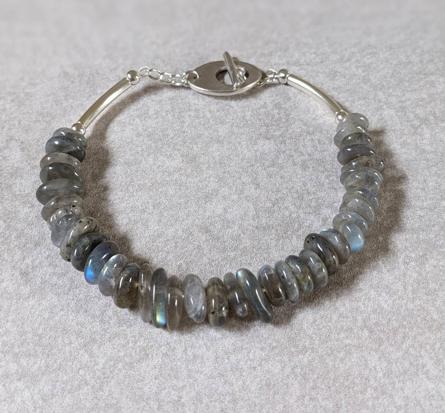 Labradorit Perlen Armband Mit Sterling Silber Komponenten Und Handgemachter Feinsilber Verschluss, Echte Graue Perle Edelstein Kristall Labradorit Perlen Armband Mit Sterling Silber Komponenten Und Handgemachter Feinsilber Verschluss, Echte Graue Perle Edelstein Kristall von MarvellousMarmalade
