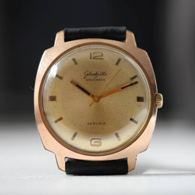 1972 Gub Glashütte Spezimatic 36mm Pillow Case - Kaliber 74 White Dial 1972 Gub Glashütte Spezimatic 36mm Pillow Case - Kaliber 74 White Dial von MarvellousTimepieces