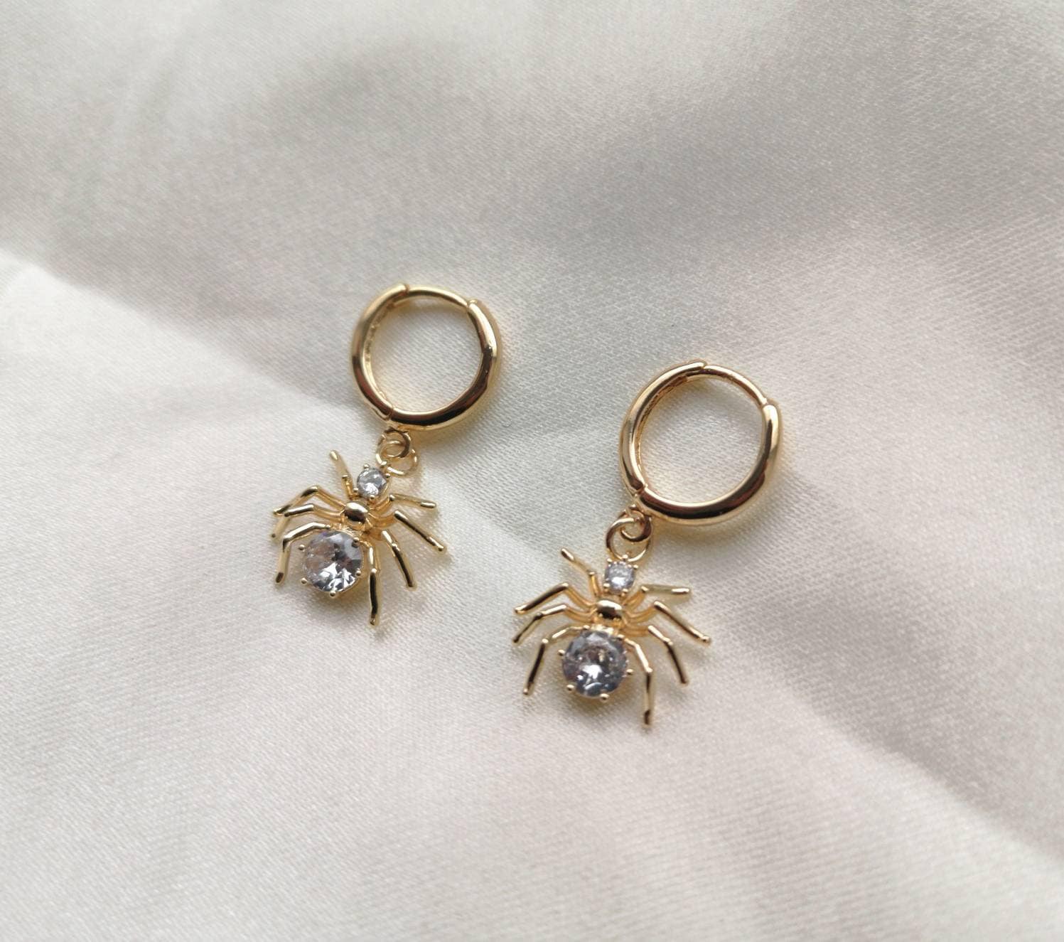 14K Gold Plated Cute Huggie Hoops Spider Spiders Huggies Ohrringe Ohrhänger Earrings Birthday Gift Idea Golden Elegant Crystal Waterproof 14K Gold Plated Cute Huggie Hoops Spider Spiders Huggies Ohrringe Ohrhänger Earrings Birthday Gift Idea Golden Elegant Crystal Waterproof von MarvelousMaCreations