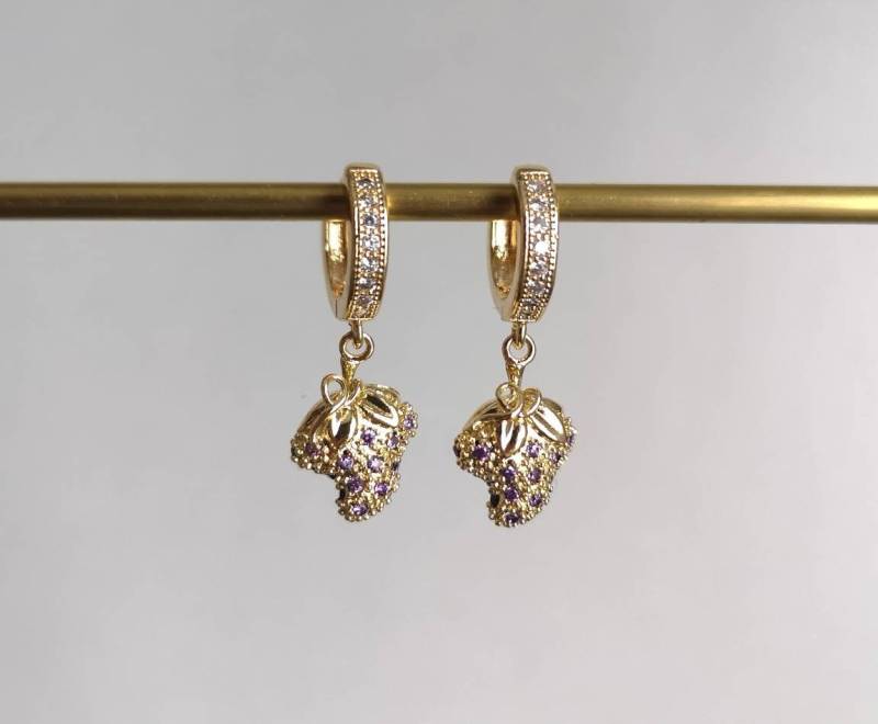 14K Gold Plated Golden Grape Grapes Fruit Earrings Huggie Hoops Huggies Ohrringe Ohrhänger Gift Idea Crystal Waterproof Jewelry Red von MarvelousMaCreations