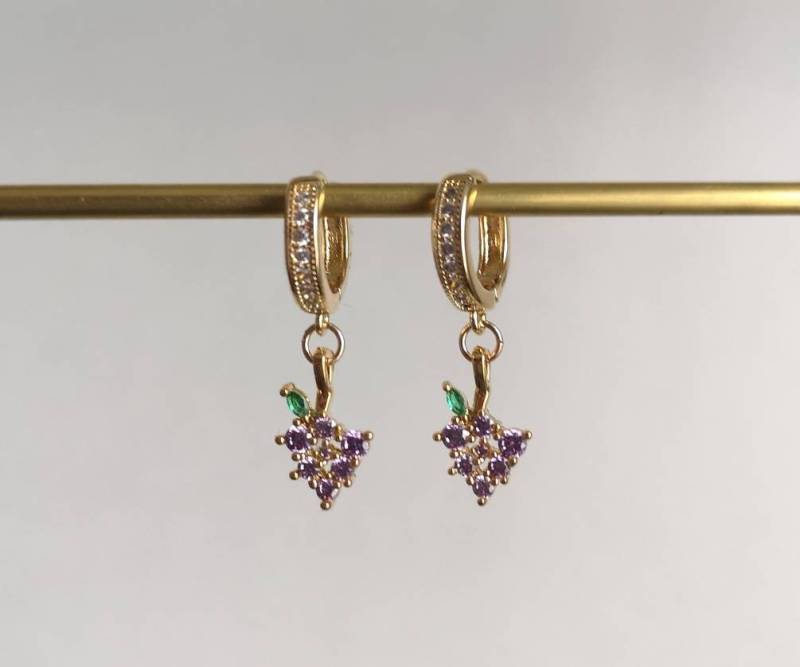 14K Gold Plated Golden Grape Grapes Fruit Earrings Huggie Hoops Huggies Ohrringe Ohrhänger Gift Idea Crystal Waterproof Jewelry Red von MarvelousMaCreations