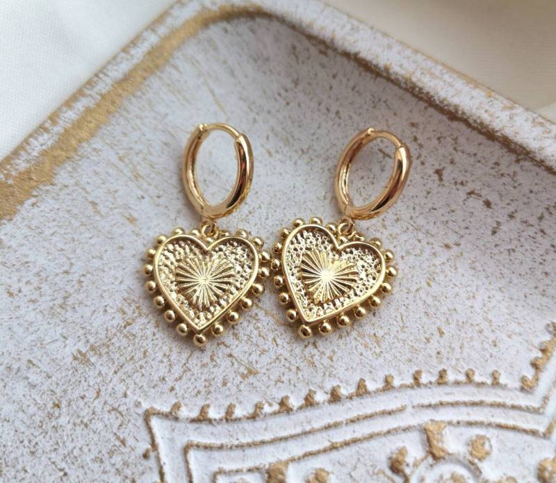 14K Gold Plated Romantic Heart Valentines Day Earrings Huggie Hoops Huggies Ohrringe Ohrhänger Gift Idea Golden Crystal Waterproof Jewelry von MarvelousMaCreations