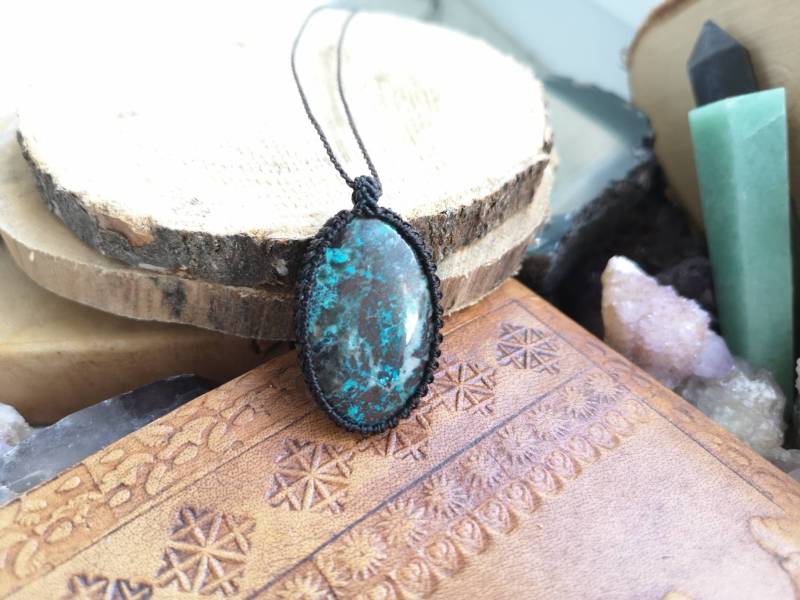 Azurit Azurite Healing Stone Kette Anhänger Macrame Makramee Macramee Crystal Natural Edelstein Heilung Geschenk Gemstone Wicca Boho Hippie von MarvelousMaCreations