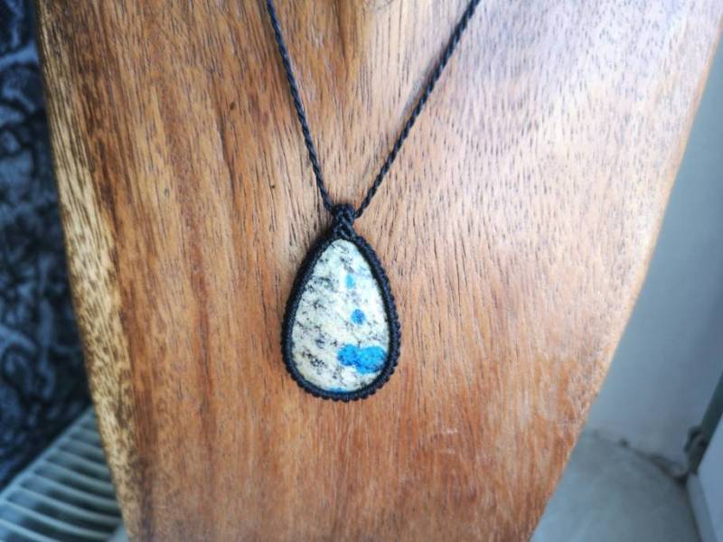 Azurit in Granit K2 Jasper Jaspis Stone Kette Anhänger Macrame Makramee Macramee Crystal Natural Edelstein Heilung Geschenk Granite von MarvelousMaCreations