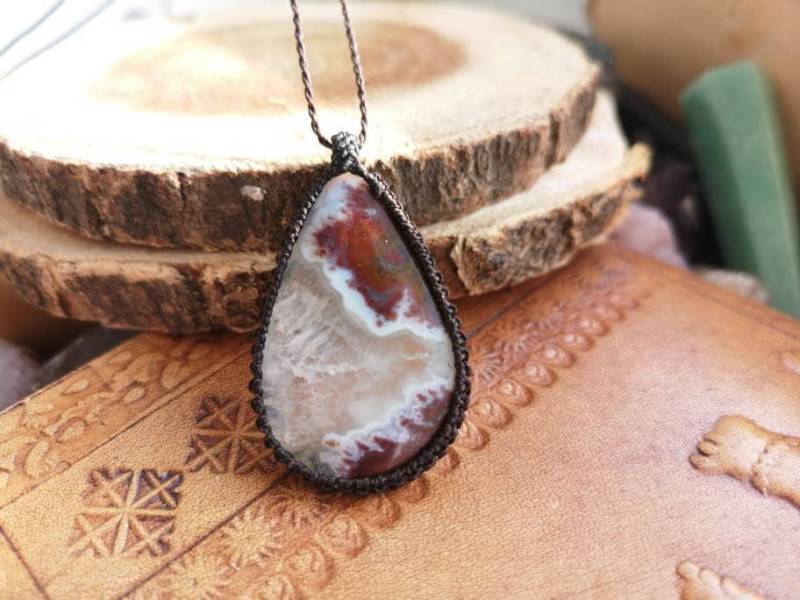 Garden Quartz Heilstein Kette Anhänger Quarz Crystal Edelstein Heilung Geschenk Hippie Macramee Macrame Makramee Witch Boho Witchcraft von MarvelousMaCreations