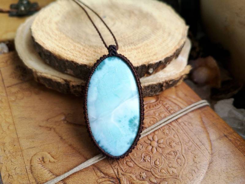 Huge Larimar Atlantis Blue Stone Kette Anhänger Macrame Makramee Macramee Crystal Natural Edelstein Heilung Geschenk Hippie Boho Heilstein von MarvelousMaCreations