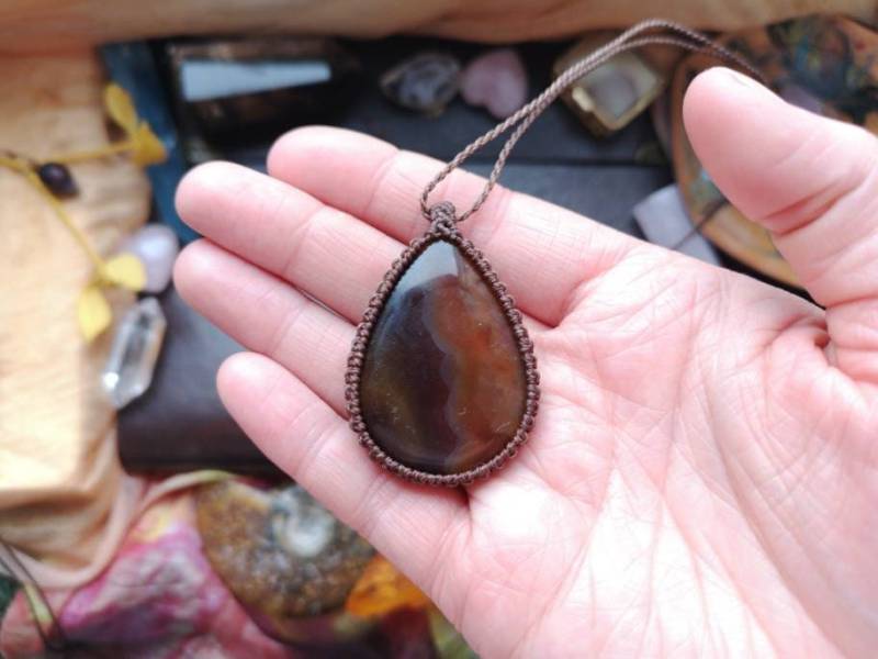 Karneol Kette Anhänger Macrame Makramee Macramee Cabochon Heilung Geschenk Hippie Boho Carnelian Orange Heilsteinkette Cornelian Wicca Braun von MarvelousMaCreations