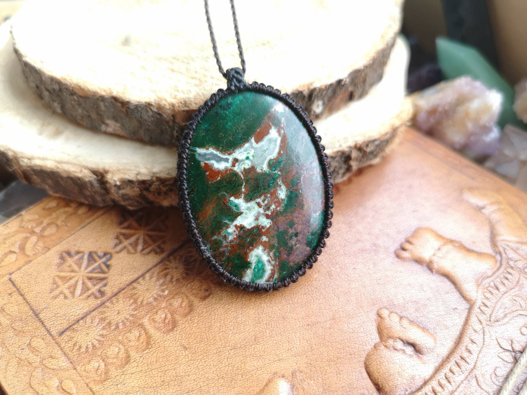 Malachit Heilstein Kette Anhänger Macrame Makramee Macramee Crystal Cabochon Malachite Green Natural Edelstein Heilung Geschenk Hippie Boho Malachit Heilstein Kette Anhänger Macrame Makramee Macramee Crystal Cabochon Malachite Green Natural Edelstein Heilung Geschenk Hippie Boho von MarvelousMaCreations