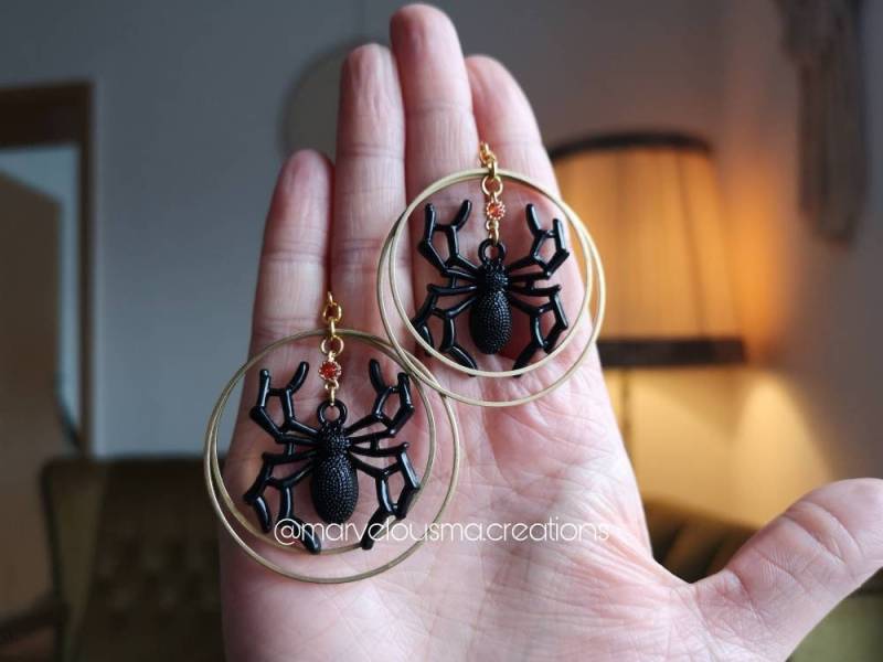 Ohrringe Ohrhänger Earrings Brass Messing Gold Hippie Witchy Magical Moon Star Stern Sun Hoop Schwarz Black Spinne Spider Halloween Ohrringe Ohrhänger Earrings Brass Messing Gold Hippie Witchy Magical Moon Star Stern Sun Hoop Schwarz Black Spinne Spider Halloween von MarvelousMaCreations