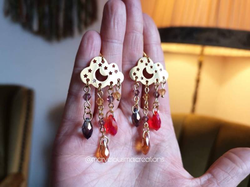 Ohrringe Ohrhänger Earrings Geschenk Brass Messing Gold Hippie Witchy Rainy Cloud Cloudy Glass Prisma Drops Autumn Colors Orange Red Purple von MarvelousMaCreations
