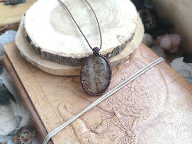 Rare Cacoxenite Quartz Kakoxen Heilstein Kette Anhänger Quarz Crystal Edelstein Heilung Geschenk Hippie Macramee Macrame Makramee Witch Boho von MarvelousMaCreations