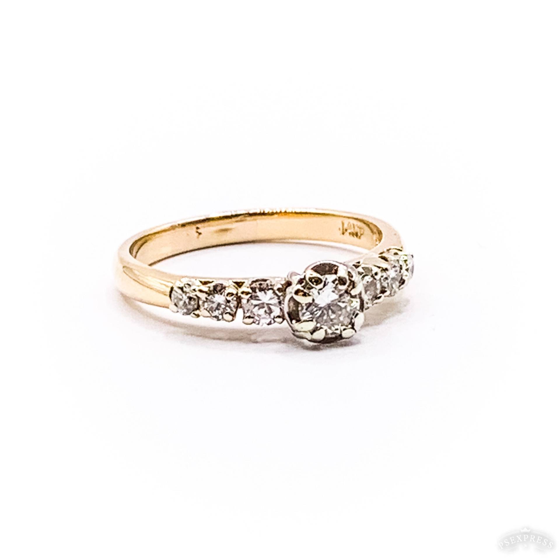 Vintage Gelb Und Weiß Gold 7 Stein Diamant Ring von MarvinScottJewelers