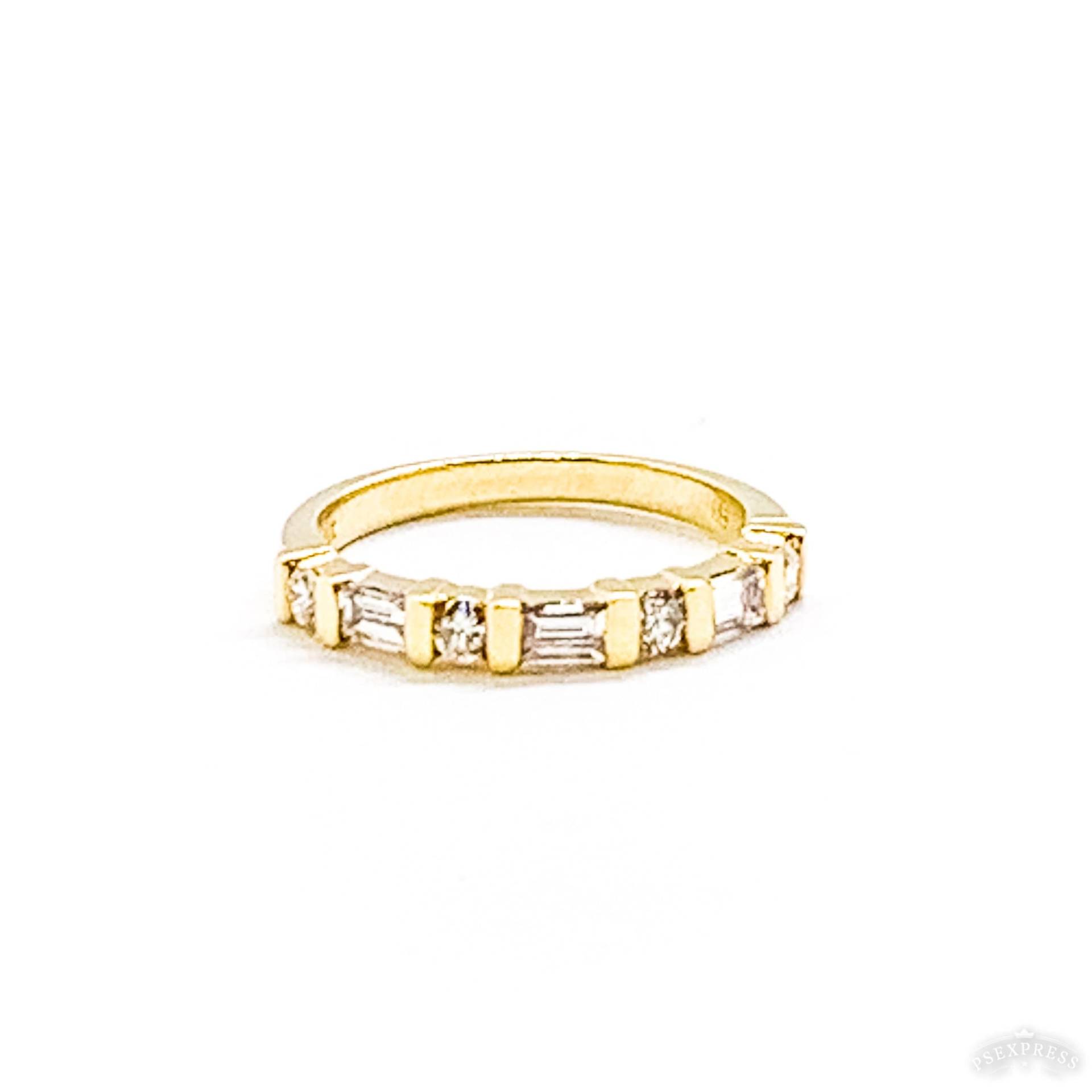 Wunderschöner 18K Gelbgold Rund Und Baguetteschliff Diamant Ring von MarvinScottJewelers