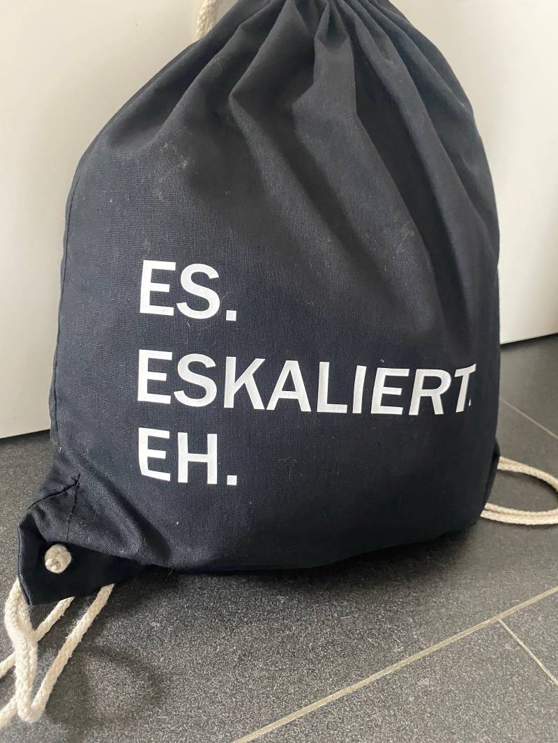 Party Es Eskaliert Eh Lustig Beutel Tasche Turnbeutel Geschenkidee Geschenk von MaryDukeDesign