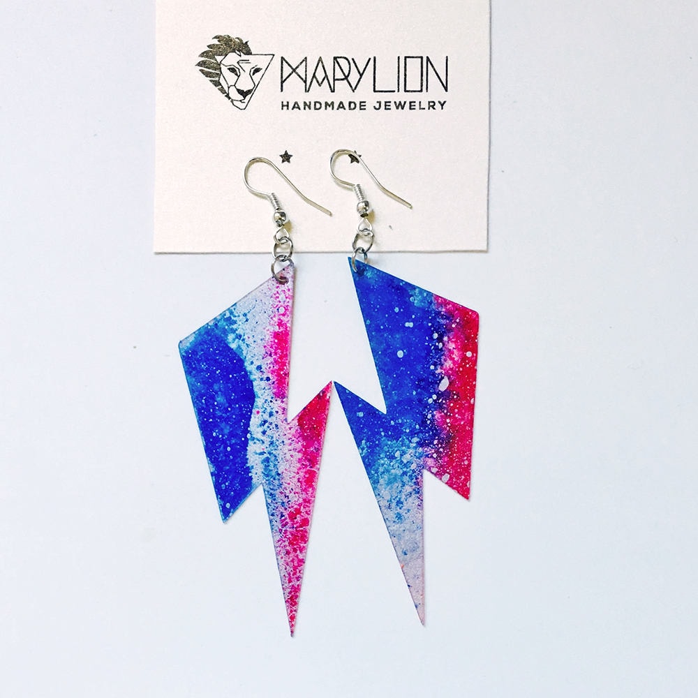 Bolt Ohrringe - Blitz Schraube Ziggy Stardust Schmuck David Bowie Handgefertigte Bemalte Geschenk-Schmuck Bolt Ohrringe - Blitz Schraube Ziggy Stardust Schmuck David Bowie Handgefertigte Bemalte Geschenk-Schmuck von MaryLionJewelry