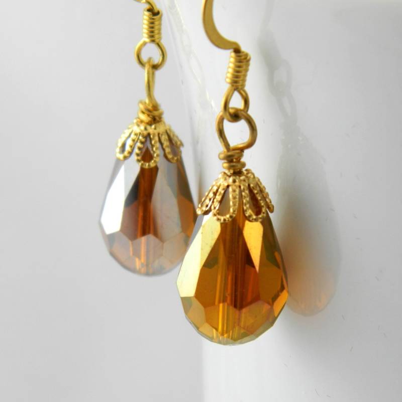 Gold Kristall Tropfen Ohrringe Mit Chirurgenstahl von MaryMorrisJewelry