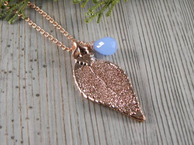 Roségoldene Lorbeerblatt Halskette An 20 Zoll Kette, Chalcedon Und Blatt Halskette, Echtes Schmuck, Symbol Für Erfolg Sieg von MaryMorrisJewelry