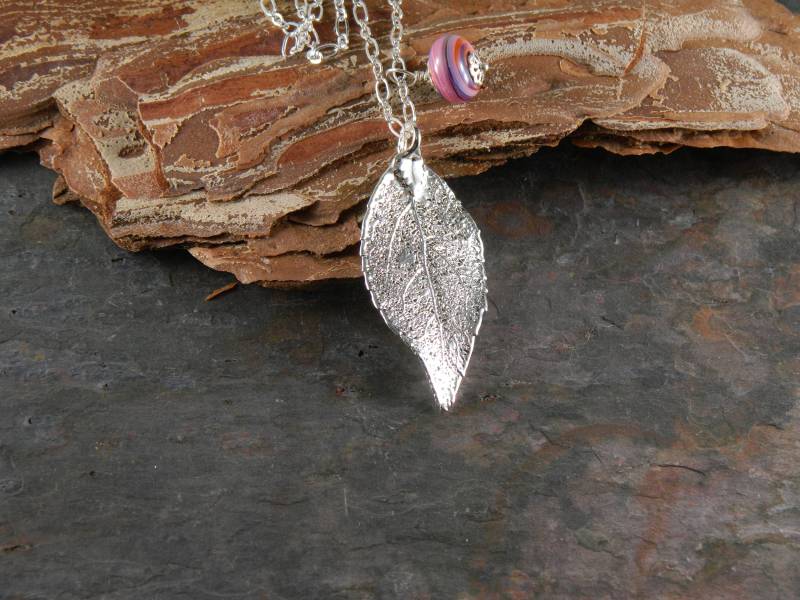 Versilberte Echtes Lorbeerblatt Anhänger Halskette An 20 Zoll Kette, Symbol Der Errungenschaft von MaryMorrisJewelry