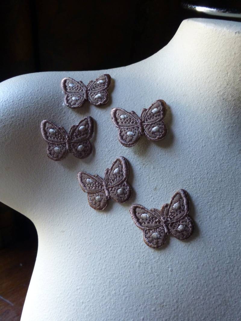 5 Schmetterling Applikationen in Mokka Zum Aufbügeln Für Brautmoden, Gewandung, Kostüm-Design Bf 124 5 Schmetterling Applikationen in Mokka Zum Aufbügeln Für Brautmoden, Gewandung, Kostüm-Design Bf 124 von MaryNotMartha
