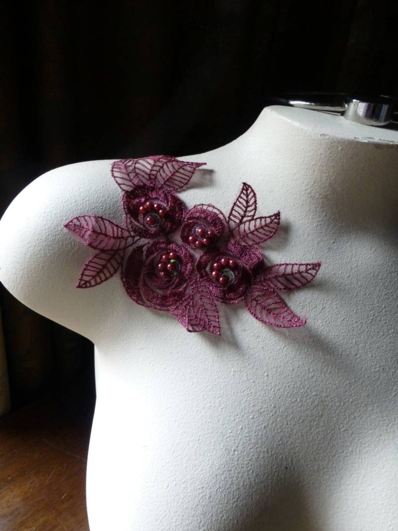 Burgunder Perlen Spitze Blumen Applikationen Organza Ca 615 Burgunder Perlen Spitze Blumen Applikationen Organza Ca 615 von MaryNotMartha