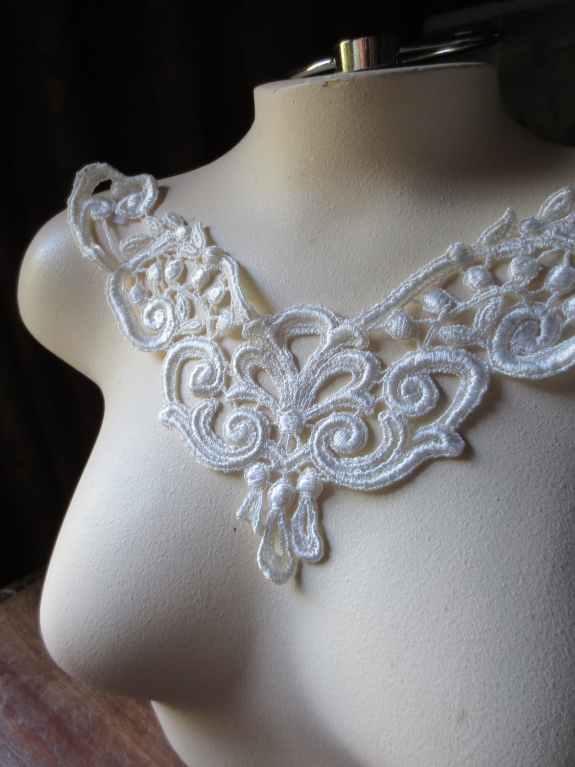 Elfenbein-Spitzen-Applikation Für Brautschmuck, Kostüm-Design Ia 2 Elfenbein-Spitzen-Applikation Für Brautschmuck, Kostüm-Design Ia 2 von MaryNotMartha