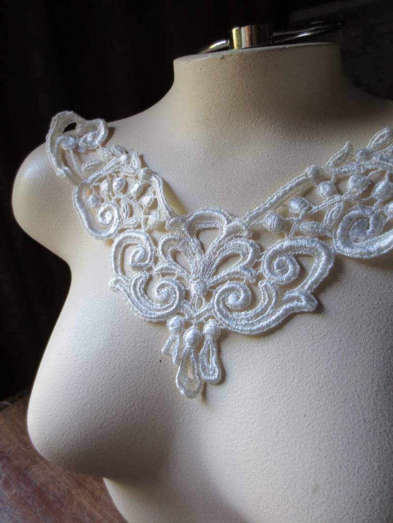Elfenbein-Spitzen-Applikation Für Brautschmuck, Kostüm-Design Ia 2 Elfenbein-Spitzen-Applikation Für Brautschmuck, Kostüm-Design Ia 2 von MaryNotMartha