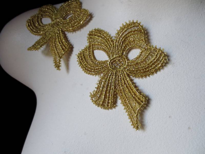 Gold Metallic Lace Bow Applikationen Venedig-Spitze, Hochzeitskostüme | 2Er Set Ca 805 Gold Metallic Lace Bow Applikationen Venedig-Spitze, Hochzeitskostüme | 2Er Set Ca 805 von MaryNotMartha