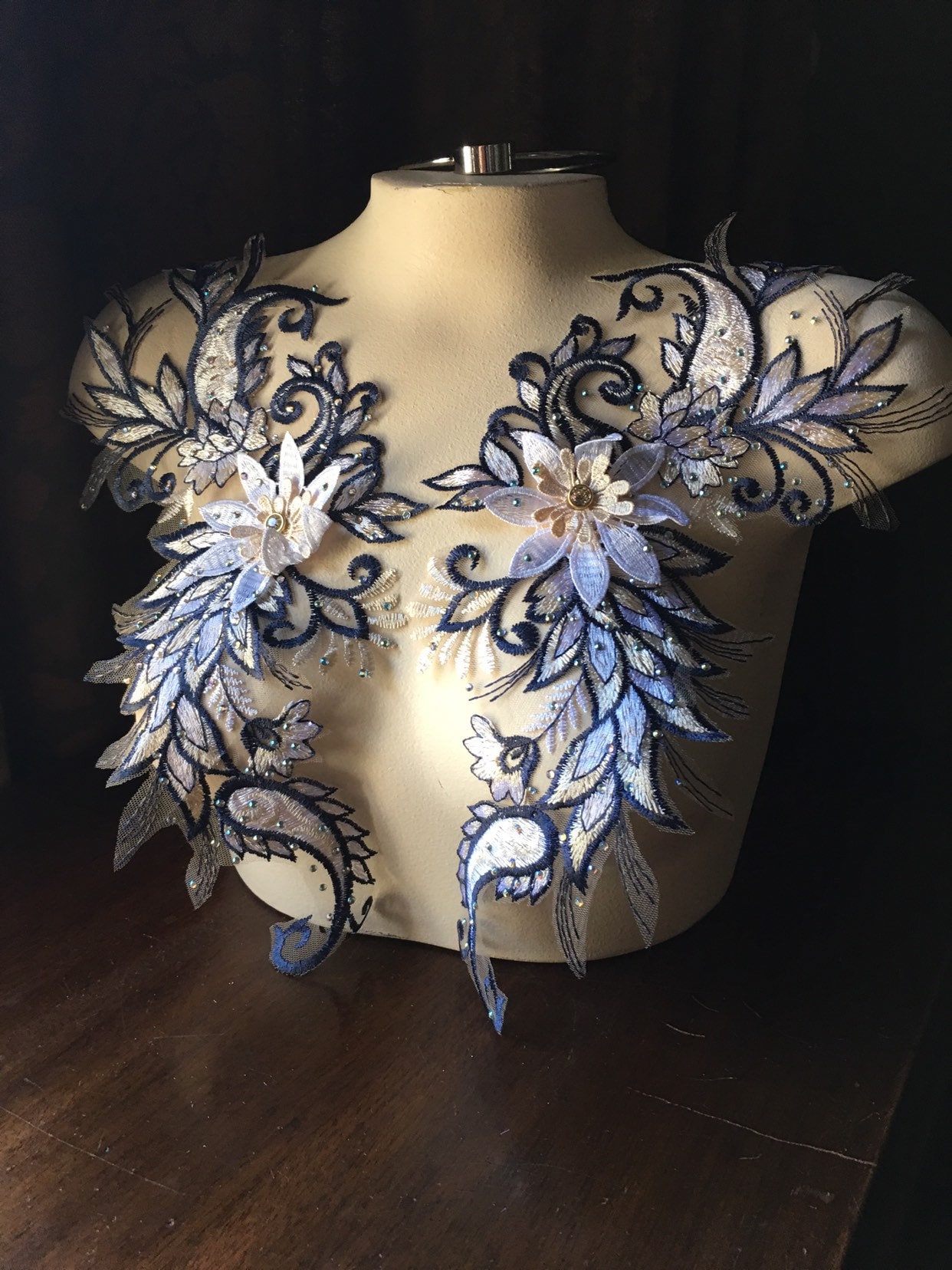 Navy Blau 3D-Spitze Applikationen, Strass Verziert F32-2 von MaryNotMartha