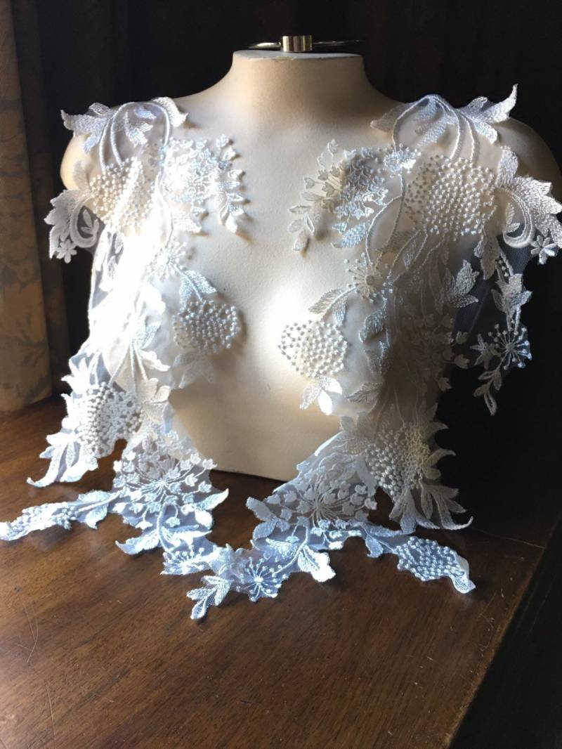 Paar Elfenbeinfarbene Spitzen Applikationen Queen Ann's Flower Für Brautkleider Pr 329 Paar Elfenbeinfarbene Spitzen Applikationen Queen Ann's Flower Für Brautkleider Pr 329 von MaryNotMartha