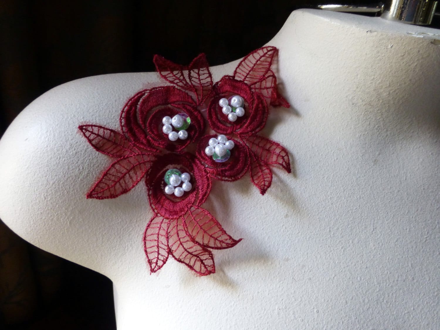 Rote Perlenspitze Blumen Applikation Organza Verzierung Ca 615 Rot Rote Perlenspitze Blumen Applikation Organza Verzierung Ca 615 Rot von MaryNotMartha