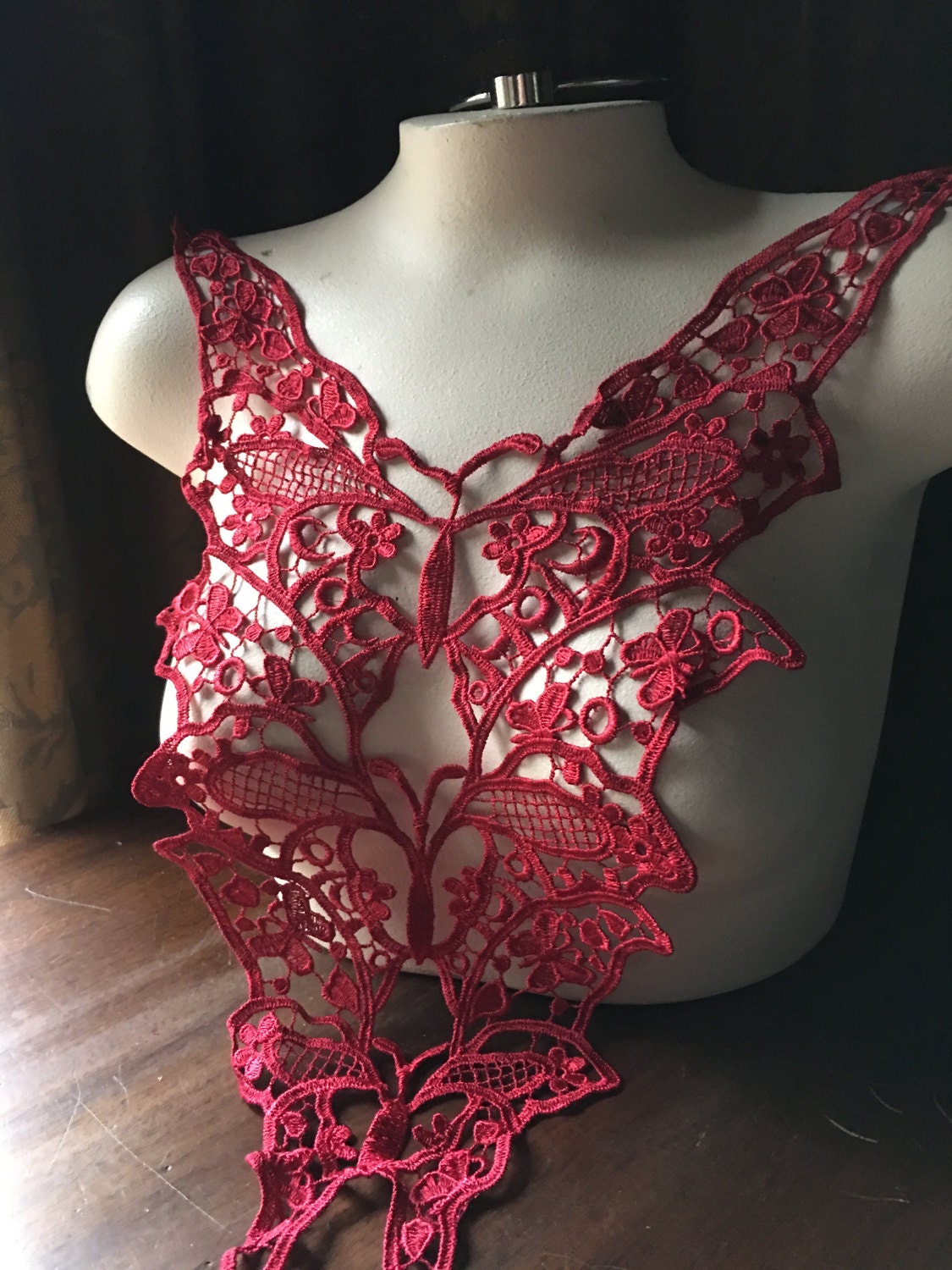 Rote Spitzen-Applikation Für Lyrical, Kleidung, Kostüm-Design Ca 806 Rote Spitzen-Applikation Für Lyrical, Kleidung, Kostüm-Design Ca 806 von MaryNotMartha