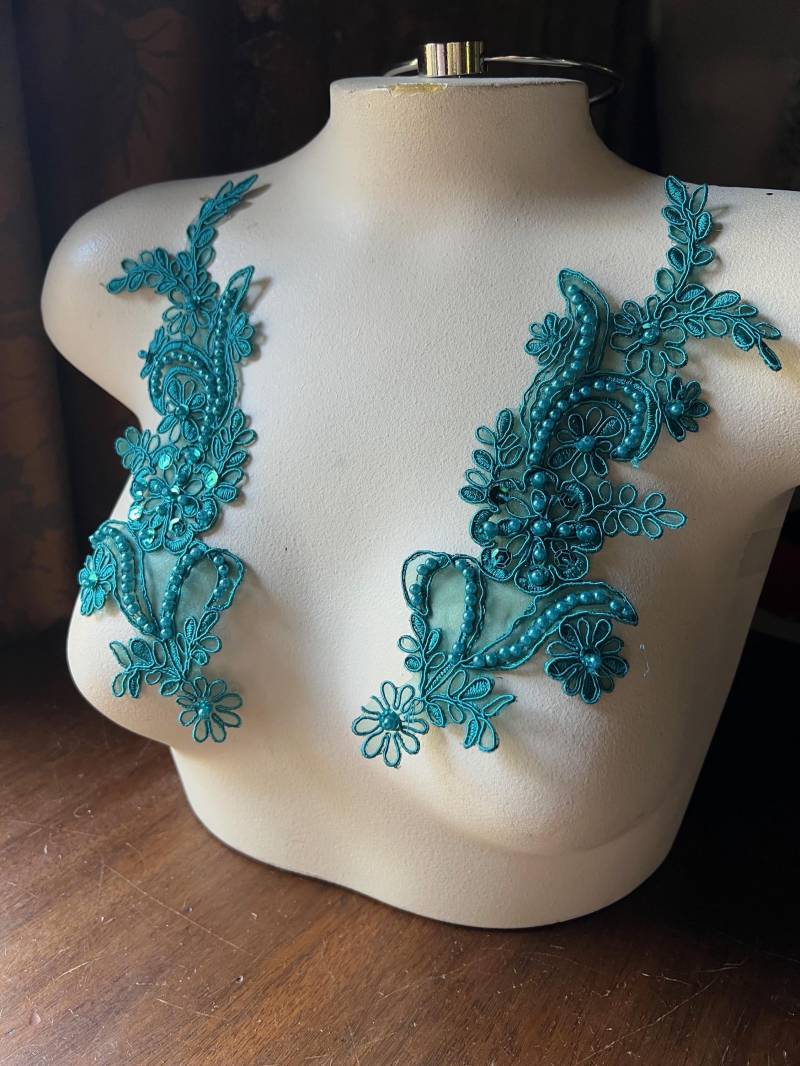 Teal Perlen-Applikation, Gekordelt, Spitze, Paar Lyrical Dance Pr 114 Original Teal Perlen-Applikation, Gekordelt, Spitze, Paar Lyrical Dance Pr 114 Original von MaryNotMartha