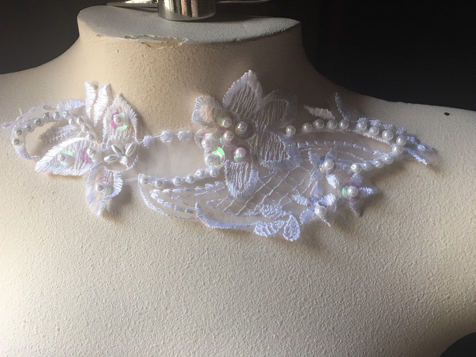 White Perlen Spitzen Applikation Für Lyrical Dance, Brautschmuck, Stirnband, Kostüm Design Wa 759B White Perlen Spitzen Applikation Für Lyrical Dance, Brautschmuck, Stirnband, Kostüm Design Wa 759B von MaryNotMartha