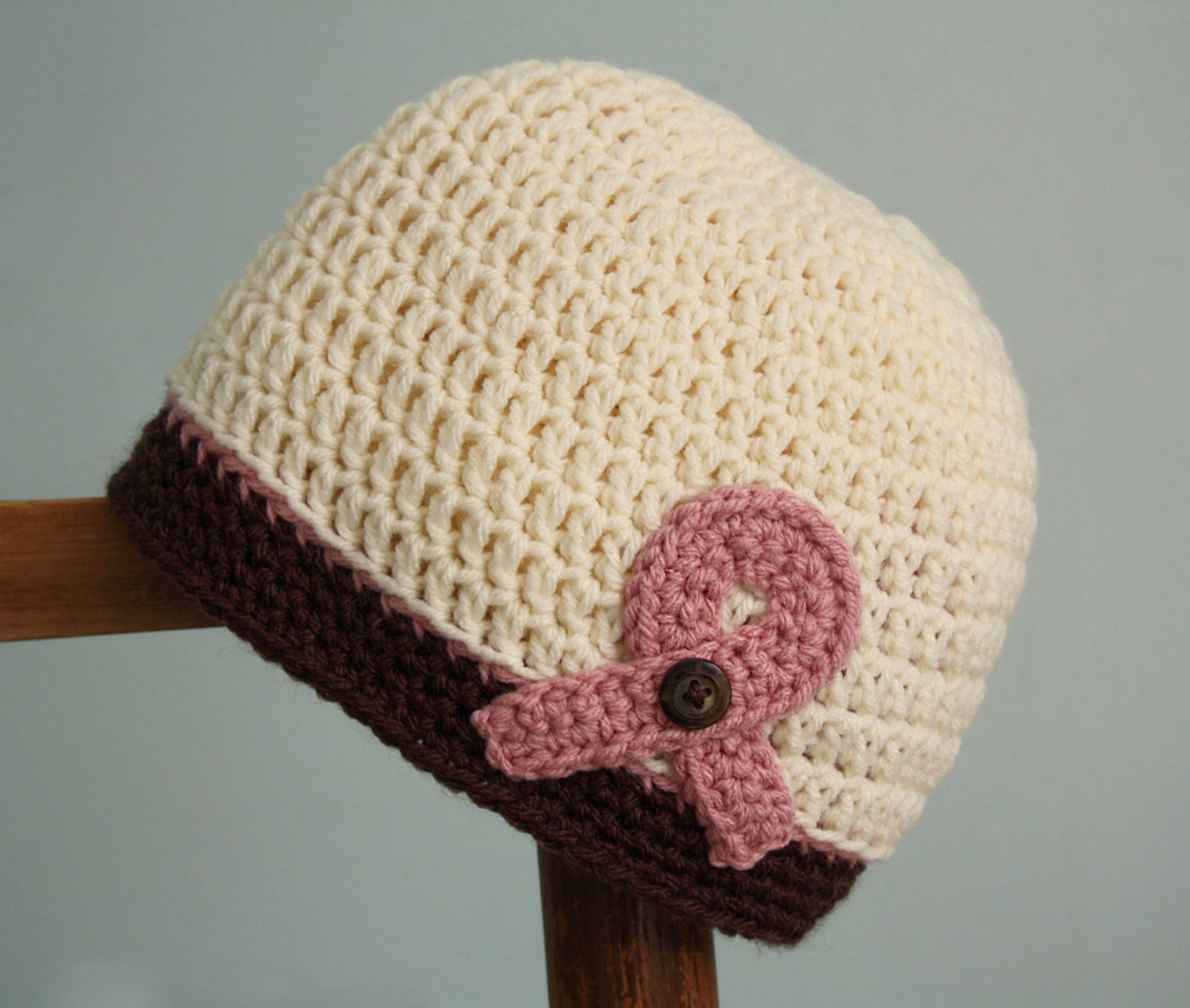 Brustkrebs Bewusstsein Mütze, Chemo Gehäkelte Rosa Bewusstseinsschleife, Damenbekleidung, Accessoires, Cancer Awareness Ribbon Hut von MaryOriginals