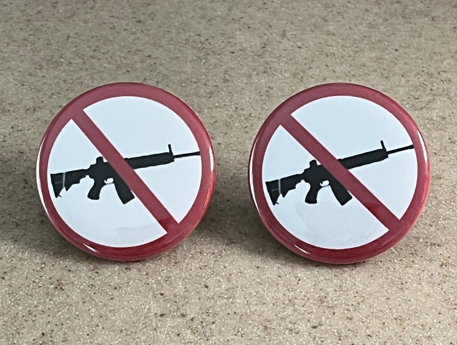 Anti-Assult Waffe, Pin-Back Buttons Oder Magnet Anti-Assult Waffe, Pin-Back Buttons Oder Magnet von MaryTheButtonMaker