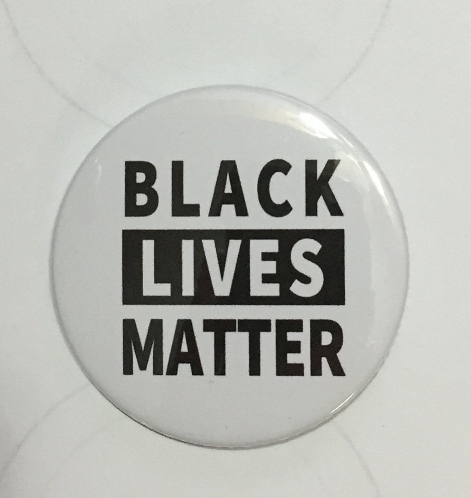 Black Lives Matter 5, 5 cm. Button Oder Magnet Black Lives Matter 5, 5 cm. Button Oder Magnet von MaryTheButtonMaker