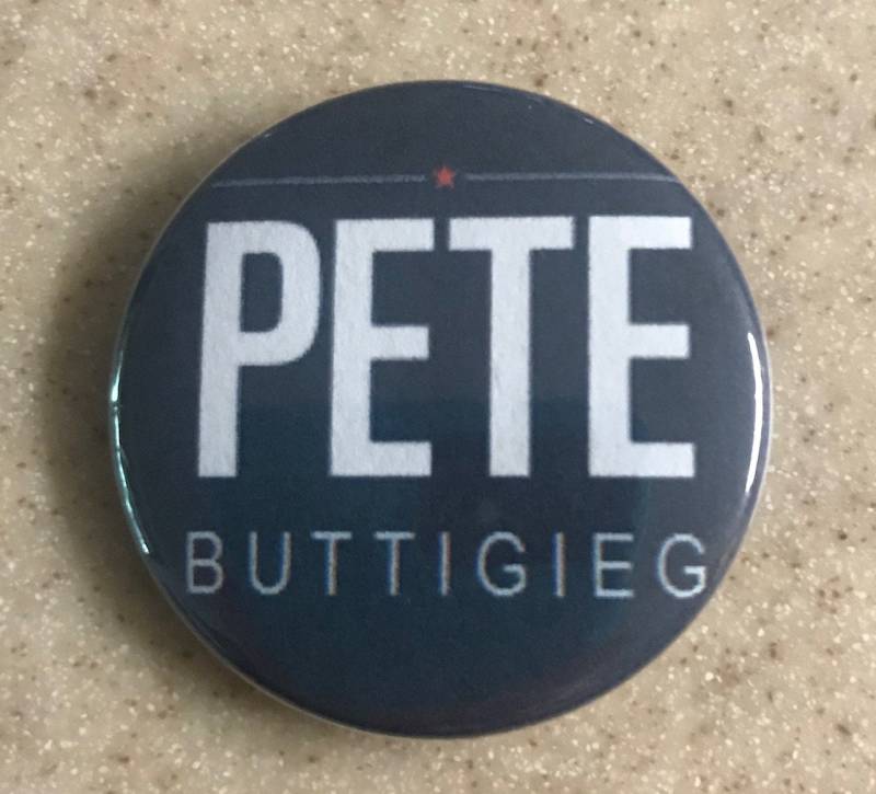 Pete Buttigieg Wahlkampfbutton 2Er-Pack. 3, 5cm Pete Buttigieg Wahlkampfbutton 2Er-Pack. 3, 5cm von MaryTheButtonMaker