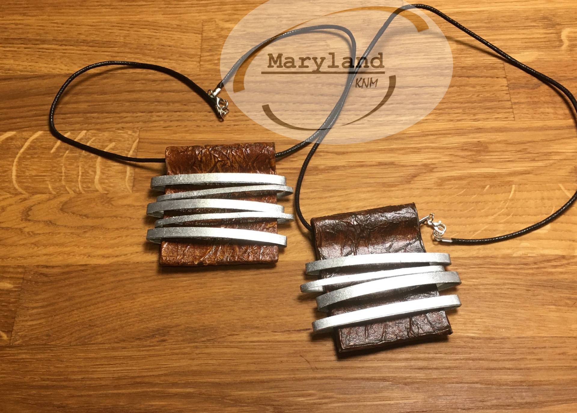 Einzigartige Halskette, Papierschmuck, Leder Wie Papieranhänger von MarylandKNM