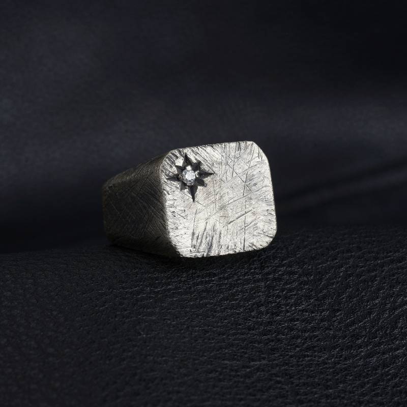 Handgemachter Nordstern-Ring Aus Sterlingsilber Oxidiertes Band Gebürstet von MaryleboneSilver